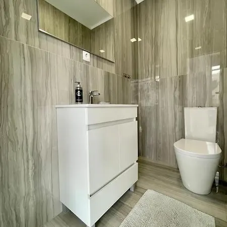 Nova Mansao La * Arcozelo (Porto)