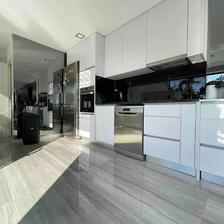 Villa Nova Mansao La *